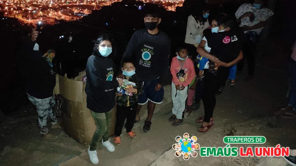 ¡Libera espacio y ayuda! Recolección de ropa usada en Santiago de Surco con Emaús